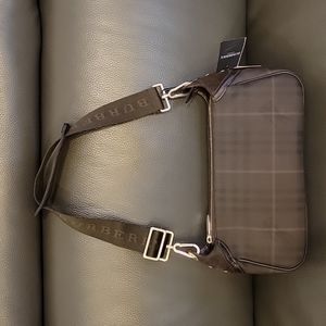 **AUTHENTIC** Burberry Large Triangula (104 Brown)